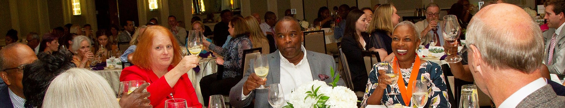 Agenia Clark toast